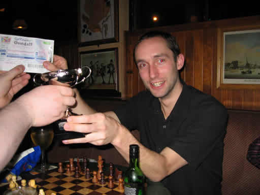 The presentation, 1 cup and a rubbish 20 euro voucher
