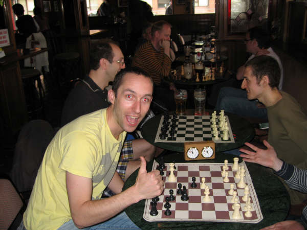 A big thumbs up from Rossroe but hold on that looks like mate on f7 you patzer, behind him our first glimpse of HobbesVsTigger